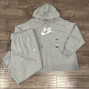 NWT gray Nike sweatshirt & joggers womens 3XL men’s 2XL $130